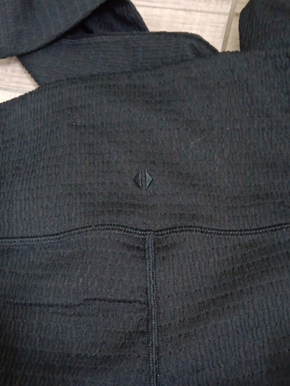 TAVI..SEERSUCKER HIGH WAISTED 7/8 TIGHT LEGGINGS..SIZE LARGE - Picture 5 of 7